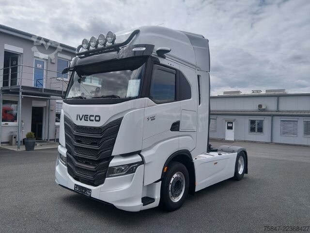 стандартен влекач Iveco S-Way AS 440 S 50 T/FP Standklima Navi