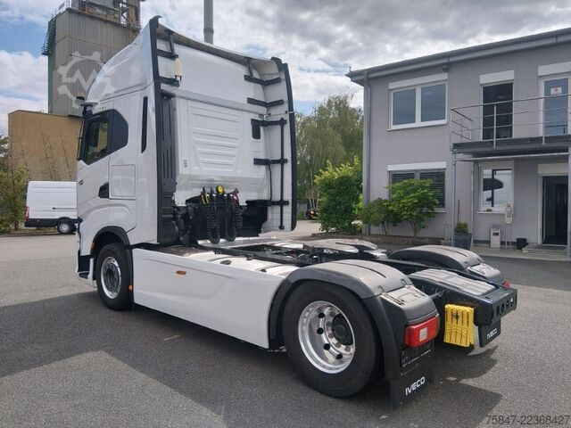 стандартен влекач Iveco S-Way AS 440 S 50 T/FP Standklima Navi