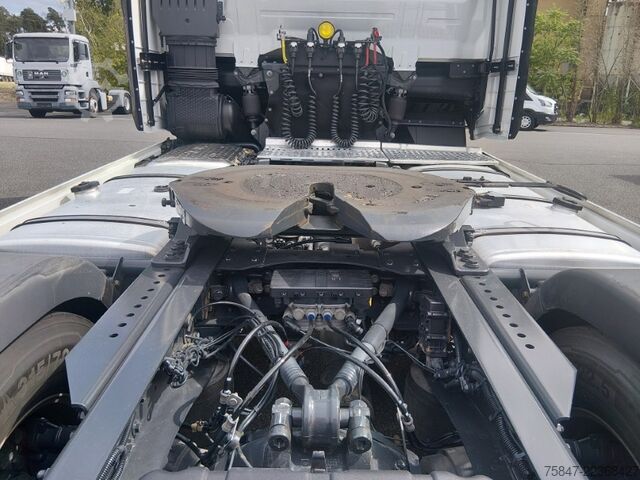 стандартен влекач Iveco S-Way AS 440 S 50 T/FP Standklima Navi