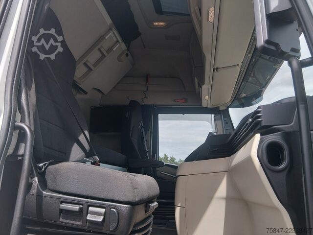 стандартен влекач Iveco S-Way AS 440 S 50 T/FP Standklima Navi