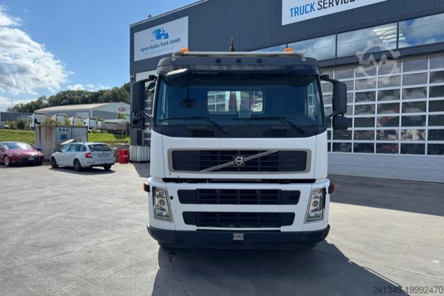 Камион с кука за контейнери VOLVO FM-440 8x4 Hiab 25T AHK