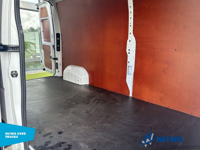 Stationbíll með háu þaki Renault Master T35 180 L3H2 Trekhaak + Navigatie