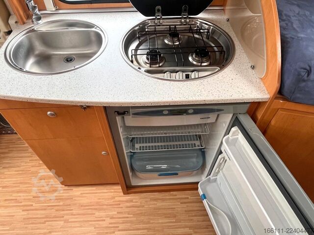Halvintegreret autocamper HYMER/ERIBA Van 572 - Einzelbetten - Garage - Klima -