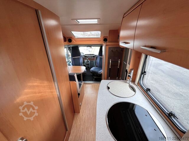 Halvintegreret autocamper HYMER/ERIBA Van 572 - Einzelbetten - Garage - Klima -