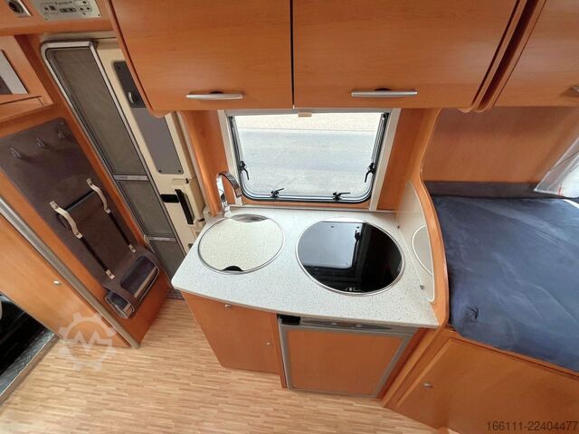 Halvintegreret autocamper HYMER/ERIBA Van 572 - Einzelbetten - Garage - Klima -
