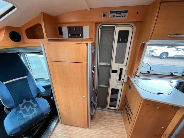 Halvintegreret autocamper HYMER/ERIBA Van 572 - Einzelbetten - Garage - Klima -