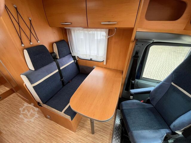 Halvintegreret autocamper HYMER/ERIBA Van 572 - Einzelbetten - Garage - Klima -