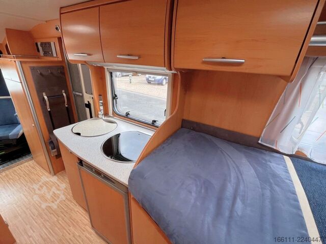 Halvintegreret autocamper HYMER/ERIBA Van 572 - Einzelbetten - Garage - Klima -