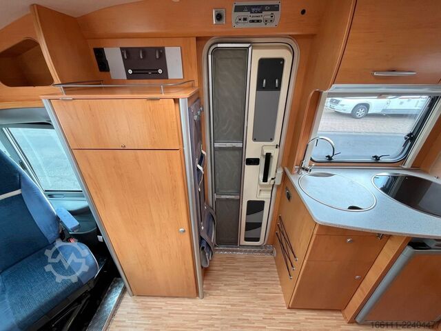 Halvintegreret autocamper HYMER/ERIBA Van 572 - Einzelbetten - Garage - Klima -