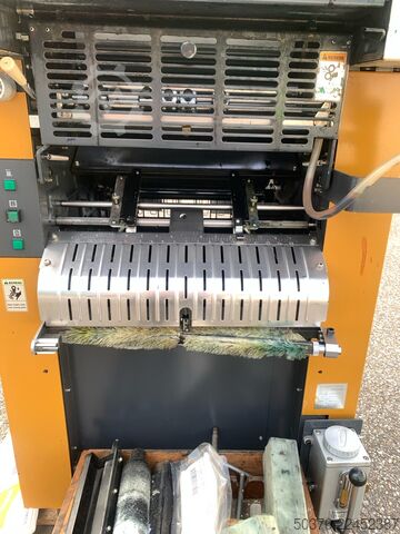  Ryobi- Japan 985CF/3302MCS