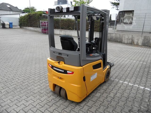 Empilhador eléctrico de 3 rodas Jungheinrich EFG 216k - neue Batterie - Triplex