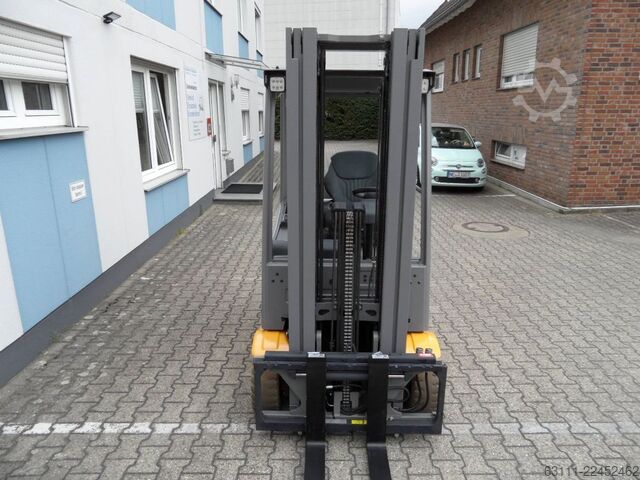 Empilhador eléctrico de 3 rodas Jungheinrich EFG 216k - neue Batterie - Triplex