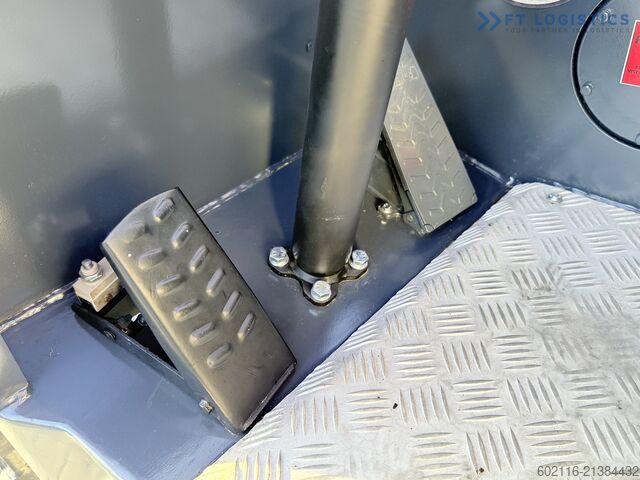 Négyirányú targoncát Combilift C3000CB GAS TRIPLEX 4900 FREE-LIFT