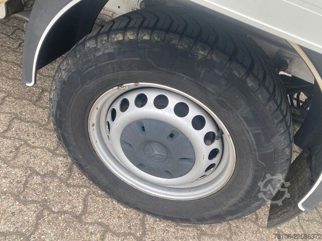 Кутиевиден ван MERCEDES-BENZ Sprinter 316 CDI Koffer *Klima*Ahk*Seiten Tür*