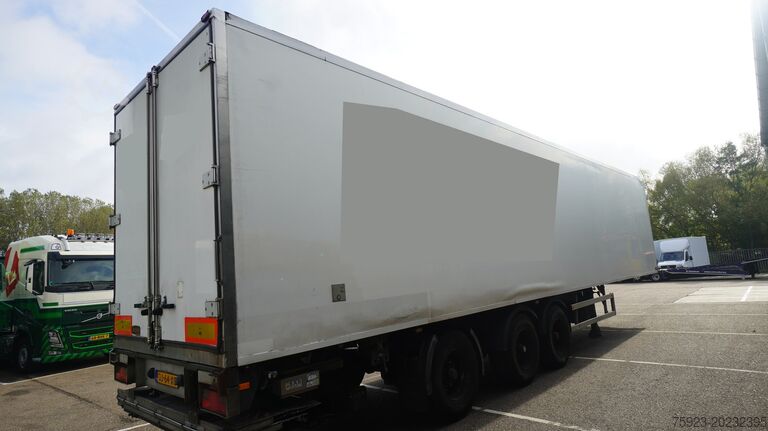 Transporte refrigerado/congelado H.T.F. 3 AXLE ISOTHERM BOX TRAILER