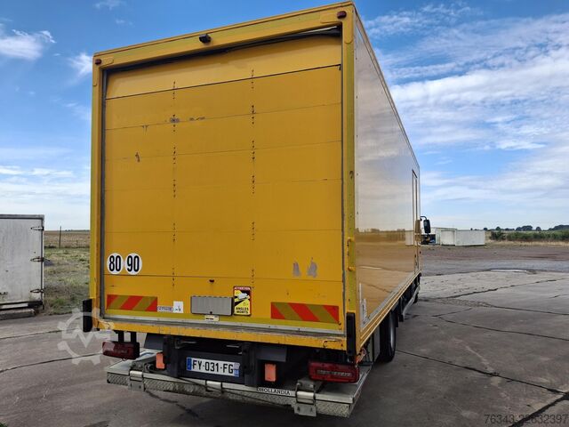 شاحنة صندوقية MAN TGL 12-190 BL - E6