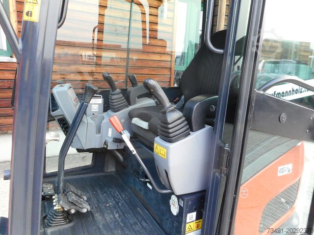 Minikoparka Kubota KX019-4 POWERTILT