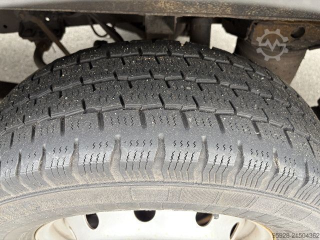 Furgoneta IVECO 35S21 SV/P, 4 Sitze, AHK, Klima, Standheizung