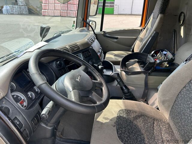 Autocamion basculant tridirecțional DAF CF 510 / Bordmatik / abnehmbarer Kran + Funk