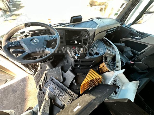 Kamyon şasisi MERCEDES-BENZ Actros 1833 4x2 Fahrgestell Euro6 *DEFEKT*