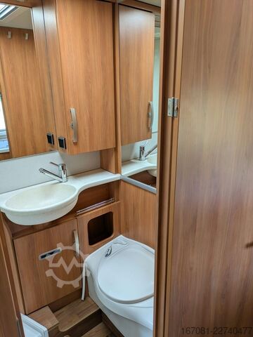 Semi-integrated camper HYMER/ERIBA Exsis-t 588