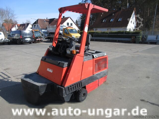 Xe quét đường Hako Jonas 1100 Ersatzteilträger Kubota Diese