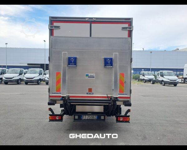 Caminhão para fins especiais IVECO EUROCARG0 90 220 CON CELLA ISOTERMICA E SPONDA CARICATRICE
