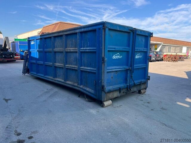 Hákový kontejner CONTAINER SCARRABILE USATO A CIELO APERTO CON GRU