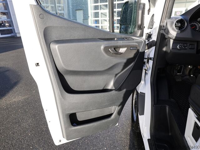 Xe tải thùng lạnh Mercedes-Benz Sprinter 317 CDI Frischdienst L2H2 Navi Kamer