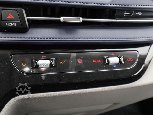 Xe van thùng kín Maxus DELIVER 9