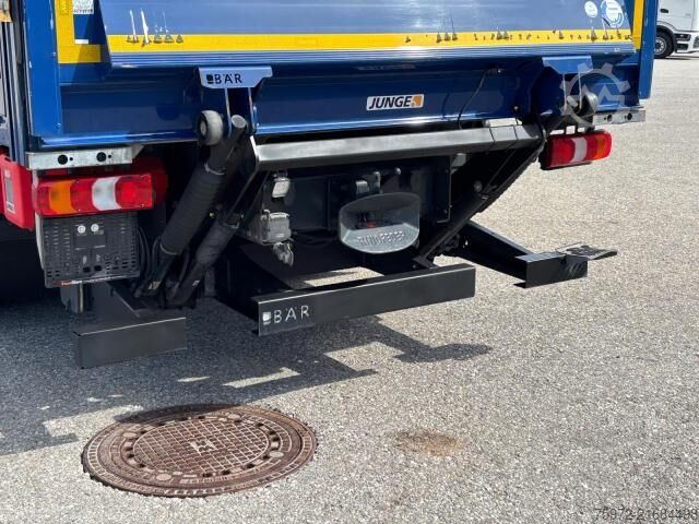 Tovorno vozilo s ravno platformo in ponjavo  Atego 1527 L