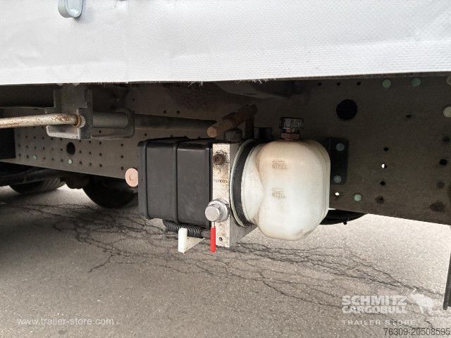 Semi-reboque aberto com lona Schmitz Cargobull Curtainsider Mega Getränke