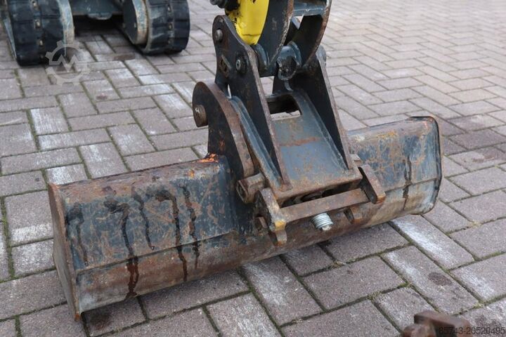 Mini escavatore Wacker Neuson E08-01 Wacker Neuson mini excavator including 2 bu