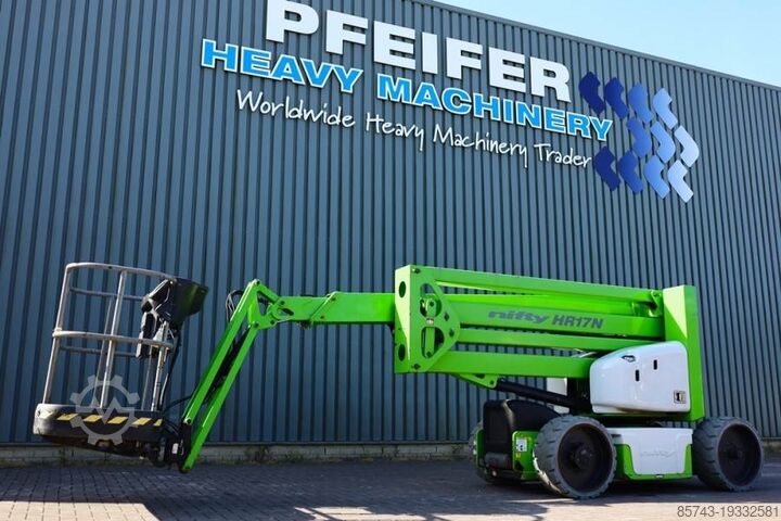 Nền tảng làm việc bằng kính thiên văn có khớp nối Niftylift HR17N HYBRID MK3 Hybrid Battery & Diesel, 17m Work