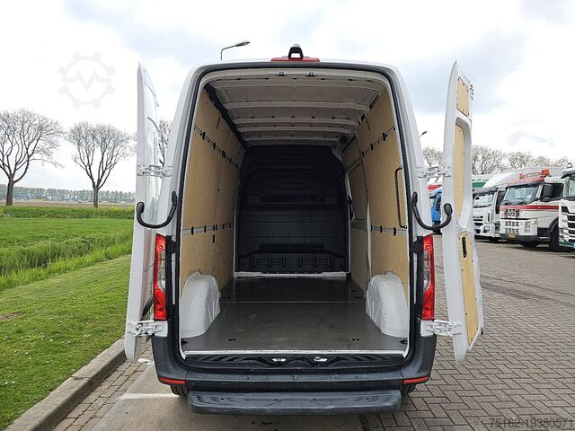 Stasjonsvogn med høyt tak MERCEDES-BENZ ESPRINTER L2H2 41KwH Elektrisc