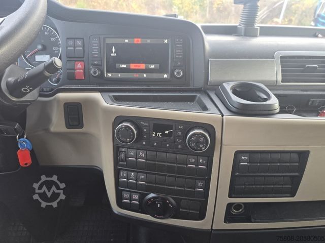 Standard tractor unit MAN TGX 18.500 XXL Intarder ACC LGS Navi