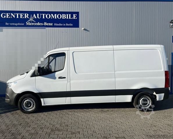 Slēgtais furgons MERCEDES-BENZ Sprinter 211 LANG ANHÄNGERKUPPLUNG KLIMA 3-SITZE