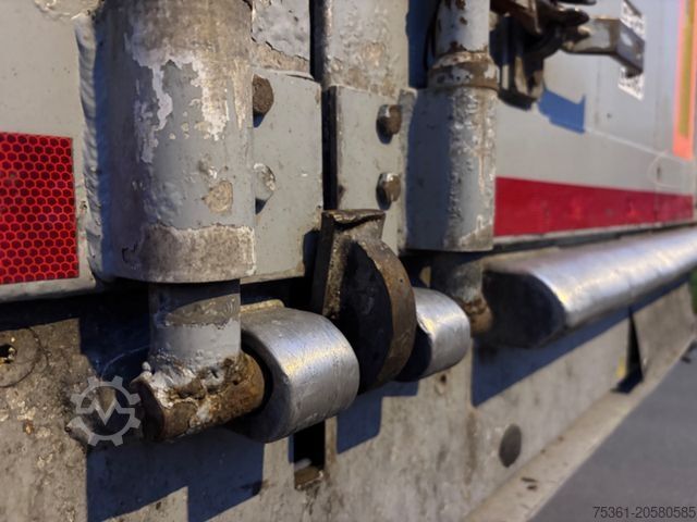 Puspiekabe ar staigājošo grīdu STAS Schubboden S300ZX 90 m3