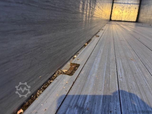 Puspiekabe ar staigājošo grīdu STAS Schubboden S300ZX 90 m3