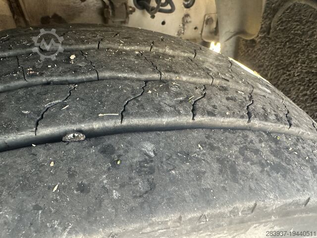 Tovornjak s samooskrbnim vozilom DAF LF 55