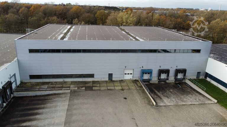 Bangunan komersial bongkar-pasang sekitar 2350 m² Resteel