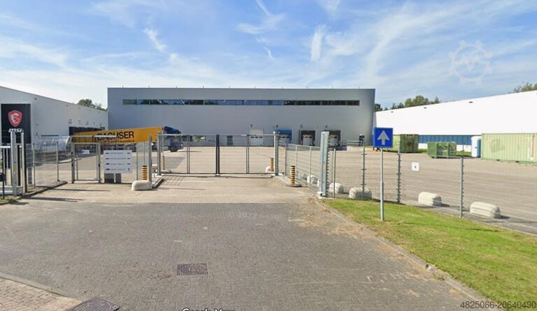 Bangunan komersial bongkar-pasang sekitar 2350 m² Resteel