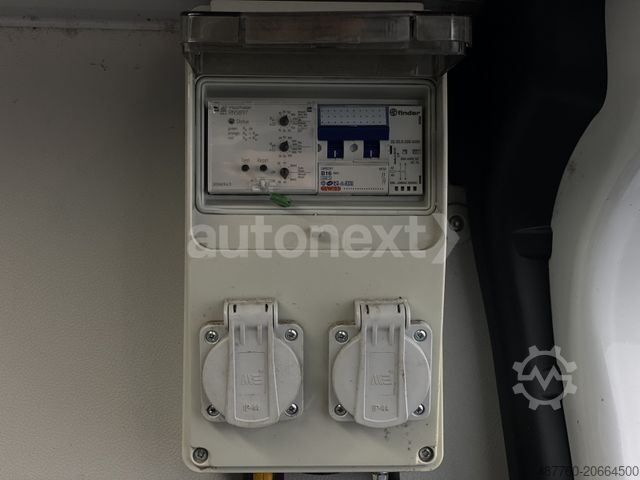 Hátíð loftrými sendibíll MERCEDES-BENZ Sprinter 316 *Werkstatt* AHK 3,5t+KAMERA+230V 56