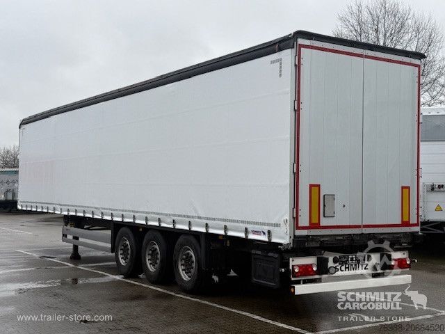 Trailer semi terbuka dengan terpal Schmitz Cargobull Curtainsider Standard Getränke