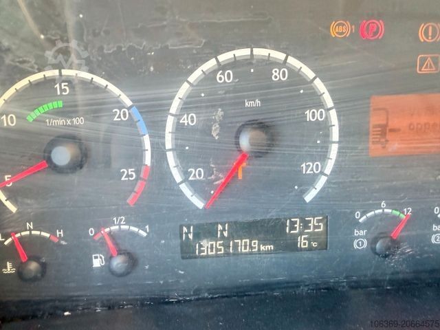 Truk pengangkut mobil SCANIA R380 4x2 Autotransport with hydraulic ramp