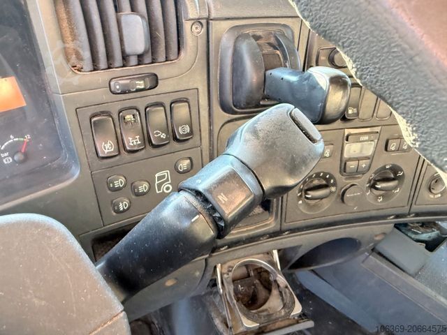 Truk pengangkut mobil SCANIA R380 4x2 Autotransport with hydraulic ramp