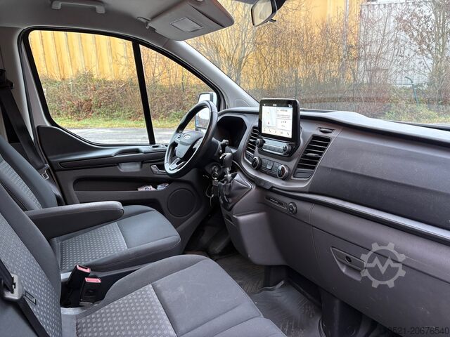 Furgoneta con caja Ford Transit Custom