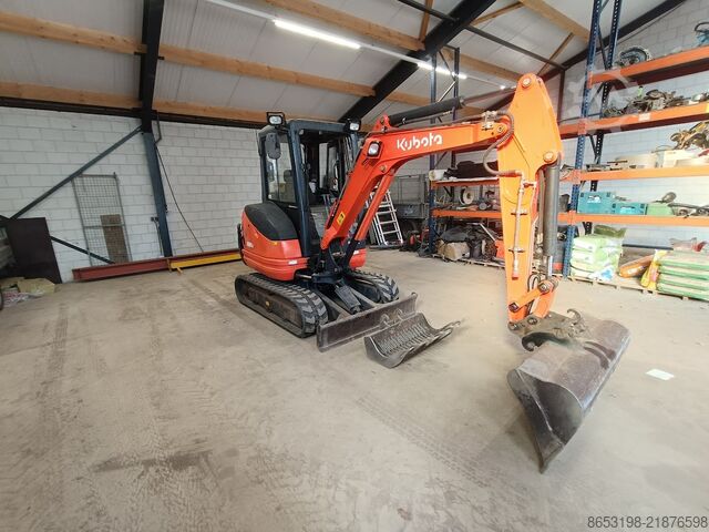 حفارة صغيرة Kubota KX61-3