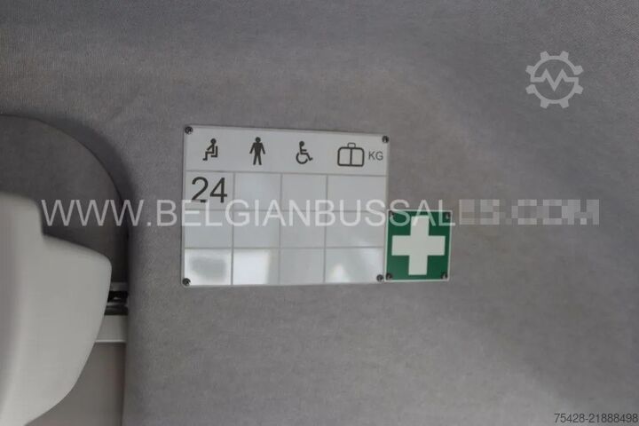 Minibús Iveco Daily Line New / 65C18H8 4100L / Airco / Automa...