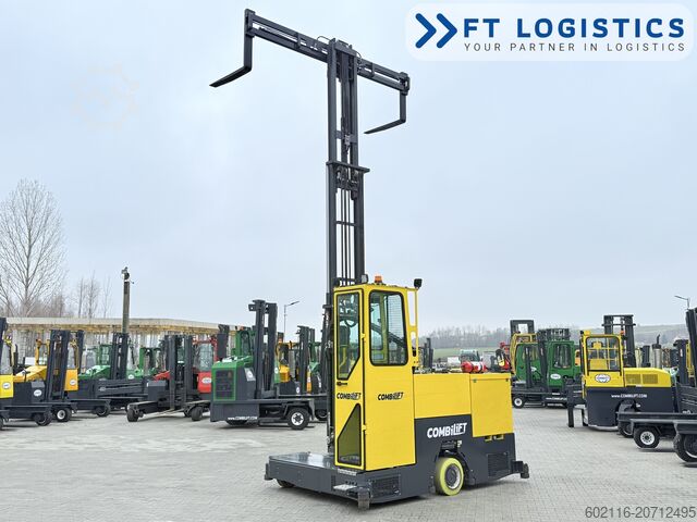 Carrello elevatore a quattro direzioni Combilift C3000STE TRIPLEX WIDE POSITIONER CABIN